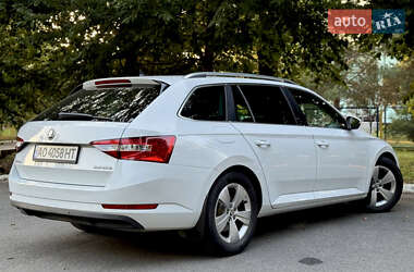 Универсал Skoda Superb 2018 в 