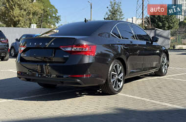 Лифтбек Skoda Superb 2021 в 