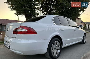 Лифтбек Skoda Superb 2012 в 