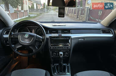 Лифтбек Skoda Superb 2012 в 