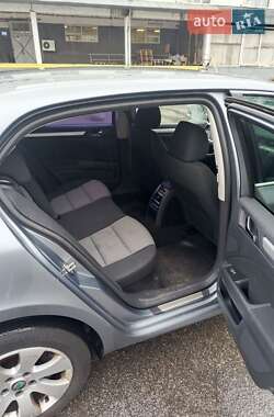 Лифтбек Skoda Superb 2012 в 