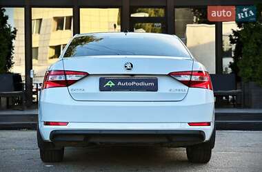 Лифтбек Skoda Superb 2019 в 