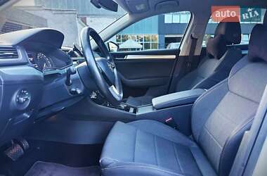 Лифтбек Skoda Superb 2019 в 