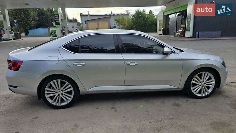 Лифтбек Skoda Superb 2016 в Волочиске