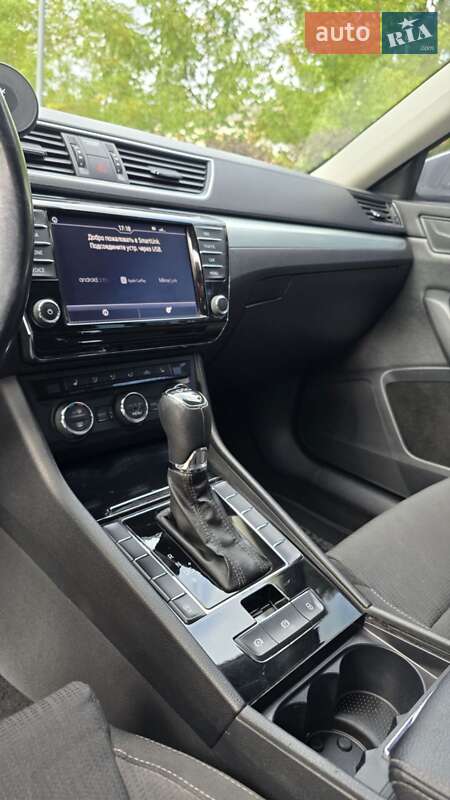 Лифтбек Skoda Superb 2016 в Волочиске