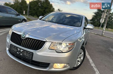 Лифтбек Skoda Superb 2013 в 