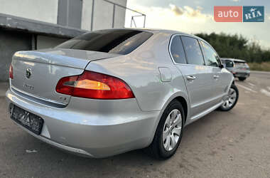Лифтбек Skoda Superb 2013 в 