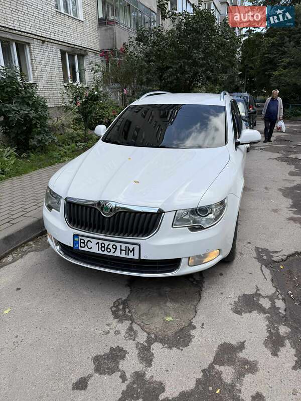 Универсал Skoda Superb 2012 в 