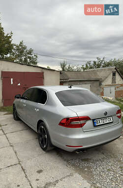 Лифтбек Skoda Superb 2013 в 