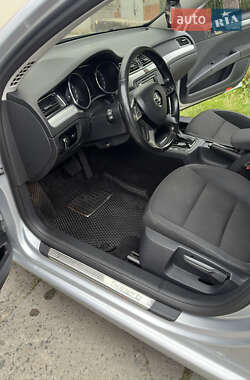 Лифтбек Skoda Superb 2013 в 