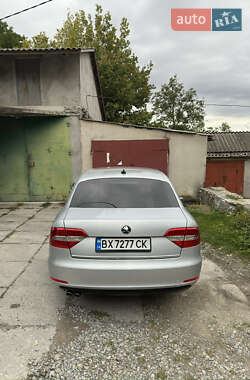 Лифтбек Skoda Superb 2013 в 