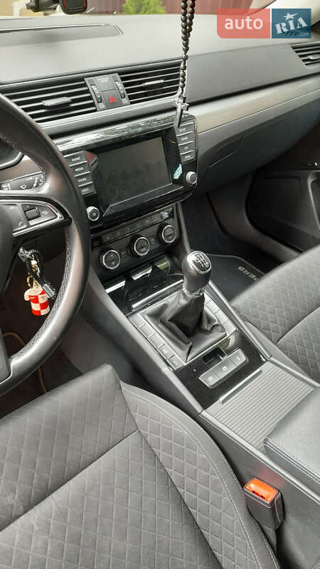 Универсал Skoda Superb 2016 в Ужгороде