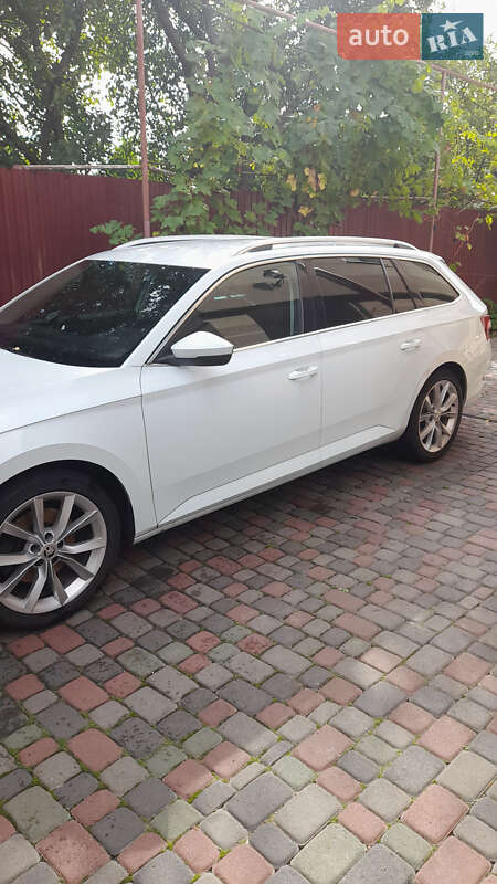 Универсал Skoda Superb 2016 в Ужгороде