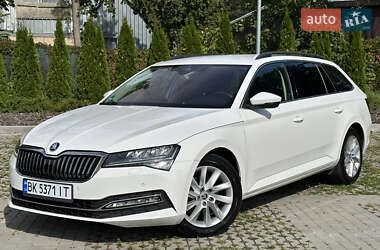 Универсал Skoda Superb 2021 в 