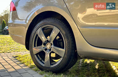 Лифтбек Skoda Superb 2013 в 