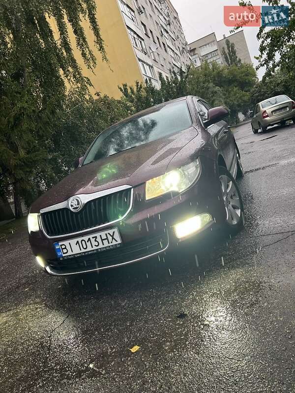 Лифтбек Skoda Superb 2010 в 