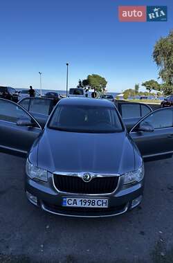 Лифтбек Skoda Superb 2011 в 