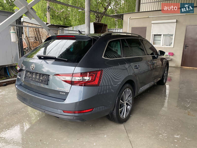Универсал Skoda Superb 2018 в Киеве