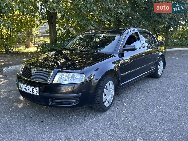 Лифтбек Skoda Superb 2004 в 
