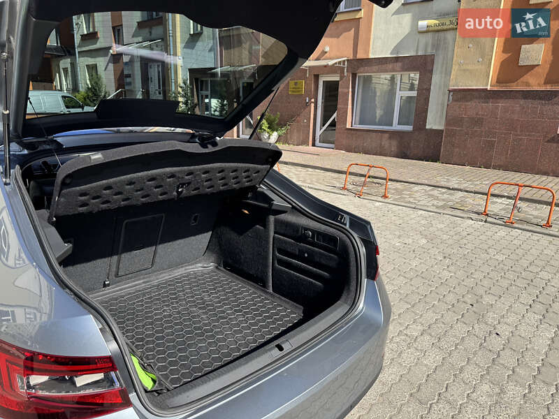 Лифтбек Skoda Superb 2018 в Львове