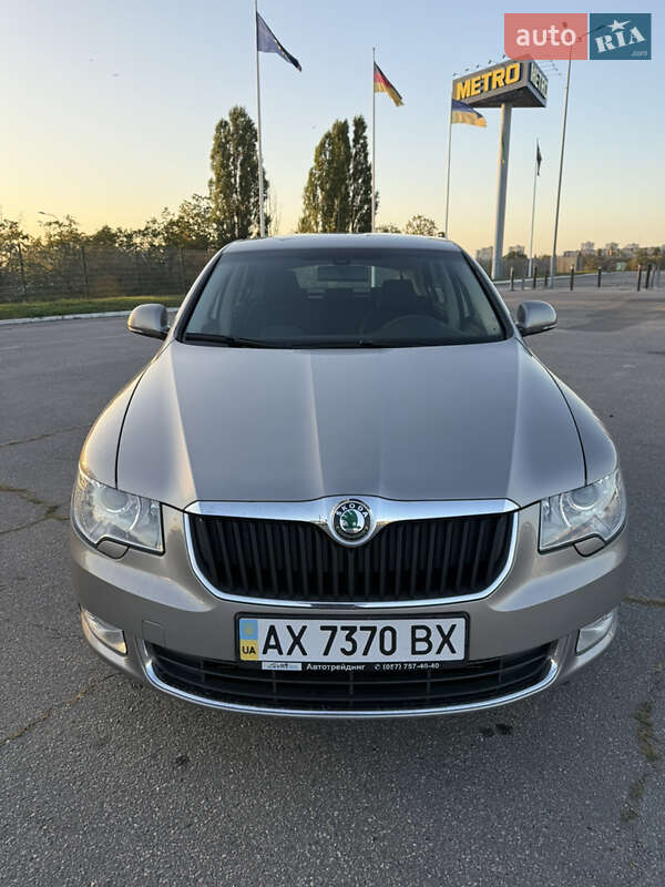Лифтбек Skoda Superb 2008 в 