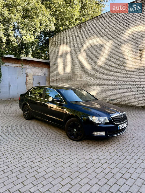 Лифтбек Skoda Superb 2012 в Львове