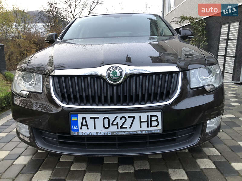 Лифтбек Skoda Superb 2012 в 