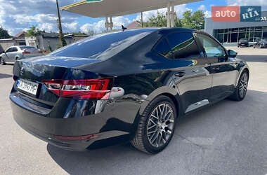 Лифтбек Skoda Superb 2018 в 