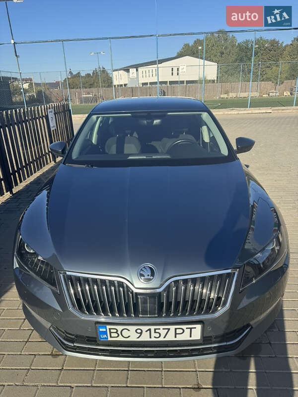 Лифтбек Skoda Superb 2018 в 