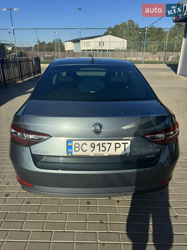 Лифтбек Skoda Superb 2018 в Львове