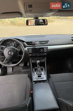 Лифтбек Skoda Superb 2015 в 