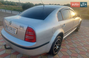 Лифтбек Skoda Superb 2004 в 