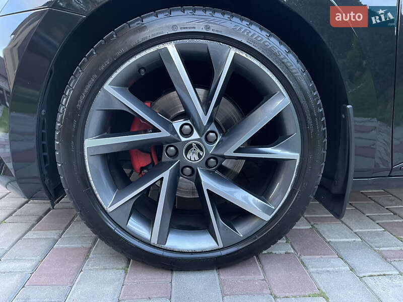 Универсал Skoda Superb 2018 в Луцке
