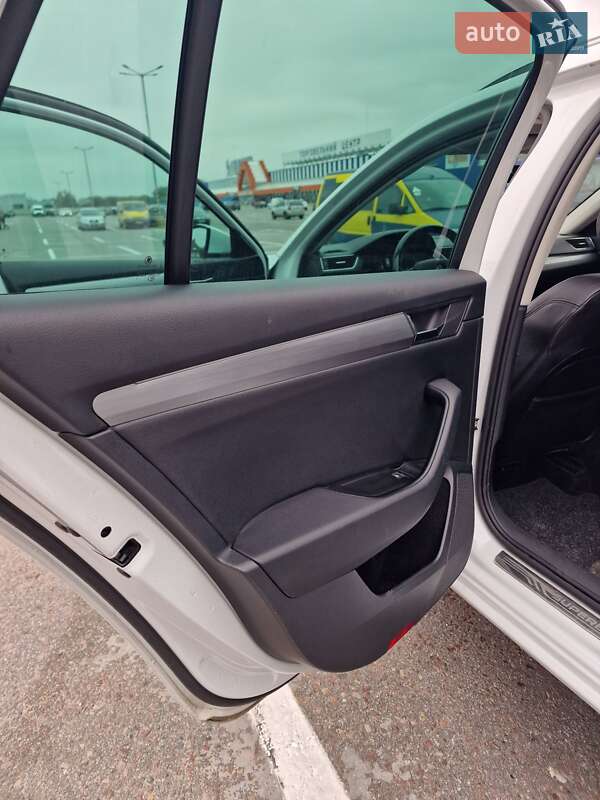 Универсал Skoda Superb 2017 в Львове фото 101 Универсал Skoda Superb 2017 в Львове