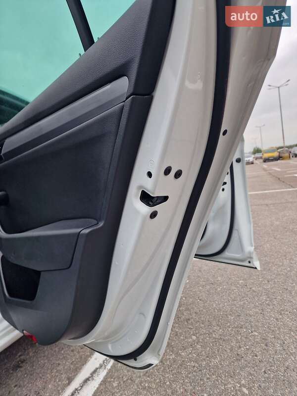 Универсал Skoda Superb 2017 в Львове фото 144 Универсал Skoda Superb 2017 в Львове