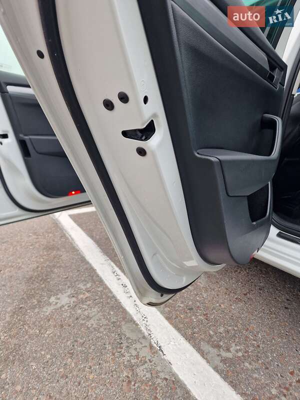 Универсал Skoda Superb 2017 в Львове фото 149 Универсал Skoda Superb 2017 в Львове