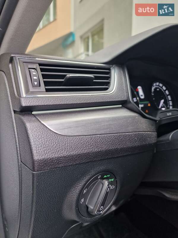 Универсал Skoda Superb 2017 в Львове фото 186 Универсал Skoda Superb 2017 в Львове