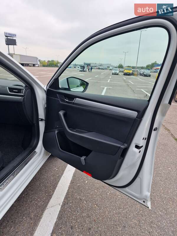 Универсал Skoda Superb 2017 в Львове фото 55 Универсал Skoda Superb 2017 в Львове