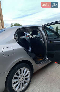 Лифтбек Skoda Superb 2013 в 