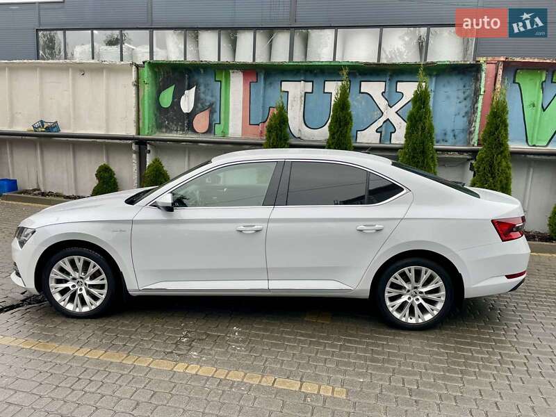 Лифтбек Skoda Superb 2020 в Пустомытах