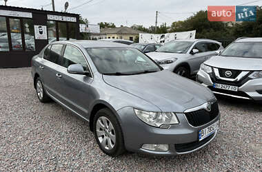 Лифтбек Skoda Superb 2012 в 