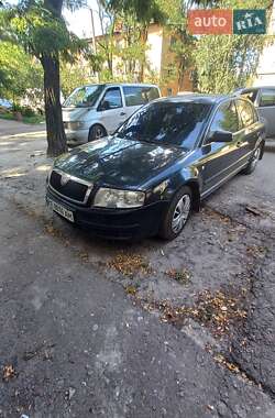 Лифтбек Skoda Superb 2002 в 