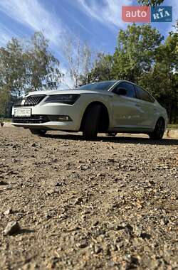 Универсал Skoda Superb 2017 в Тульчине
