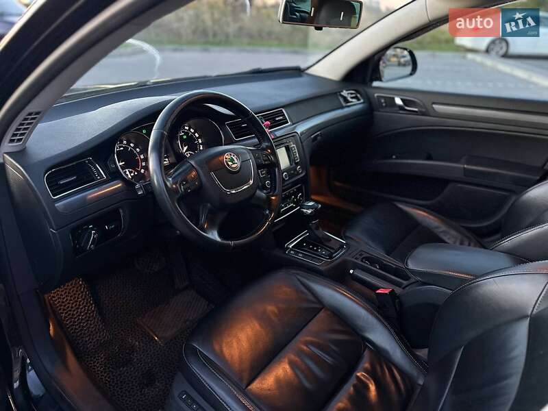 Универсал Skoda Superb 2012 в Ровно