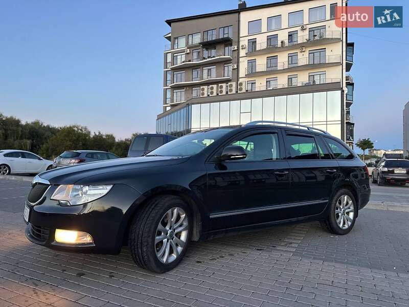 Универсал Skoda Superb 2012 в Ровно