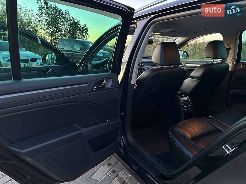 Универсал Skoda Superb 2012 в Ровно