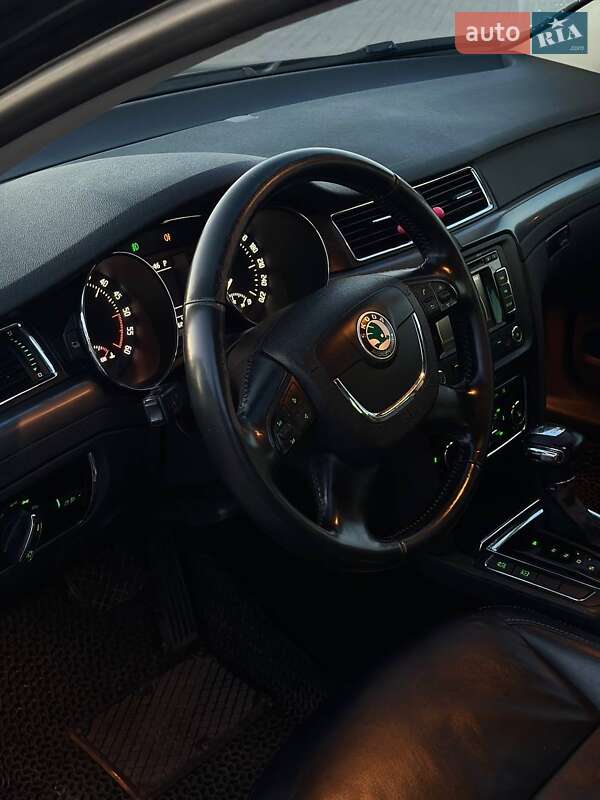 Универсал Skoda Superb 2012 в Ровно