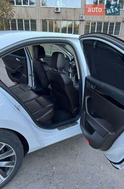 Лифтбек Skoda Superb 2016 в 