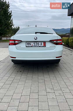 Лифтбек Skoda Superb 2017 в 