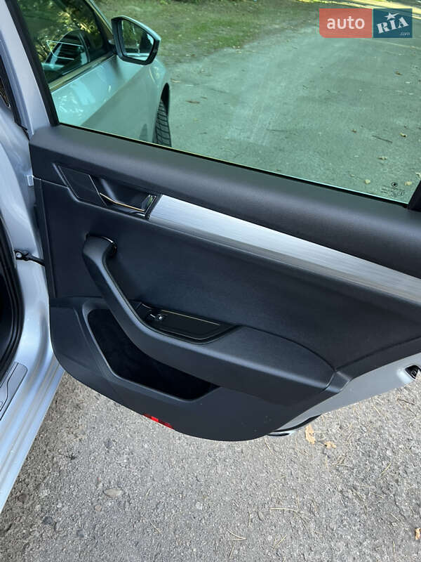 Универсал Skoda Superb 2019 в Дубно